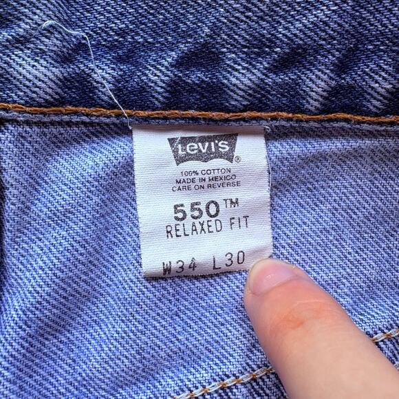 Vintage Y2K Levis‎ Cut off Jorts - Picture 4 of 6